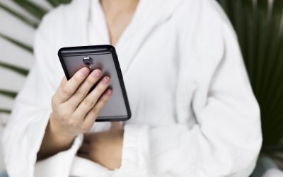 Já ouviu falar em prolapso retal? Entenda como o uso de celular no banheiro pode te afetar
